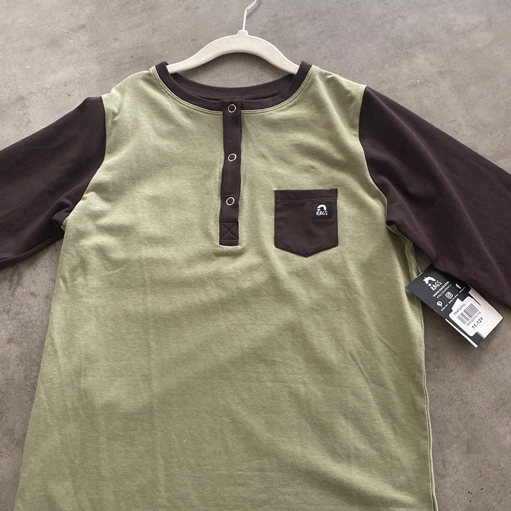 Brand new Rags quarter sleeve t shirt with bottom front